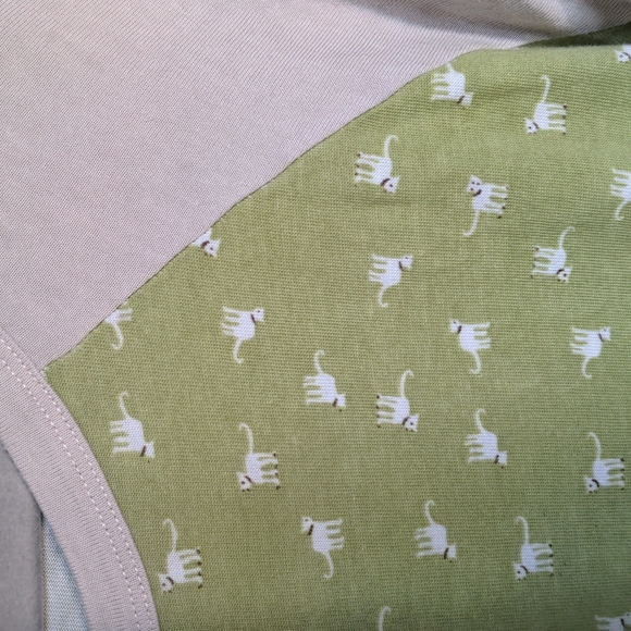 Cat nightgown - Picture 2 of 5